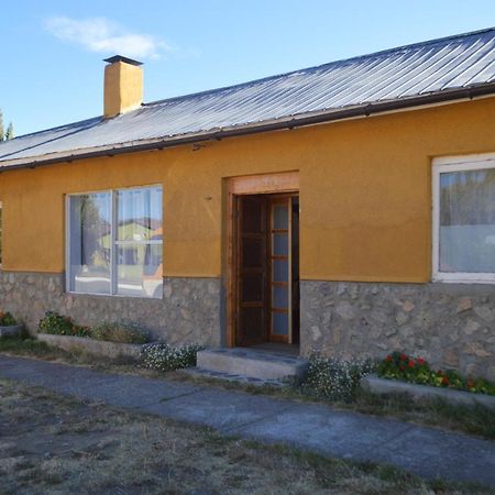 Hostal Y Cabanas Vientos Del Sur Puerto Ingeniero Ibanez Екстериор снимка